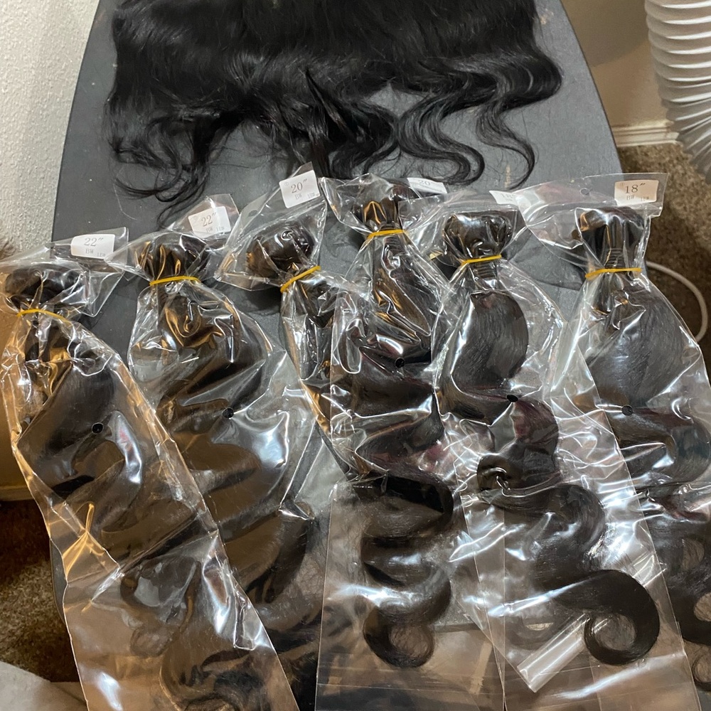 Elegant Black Wavy Hair Extensions